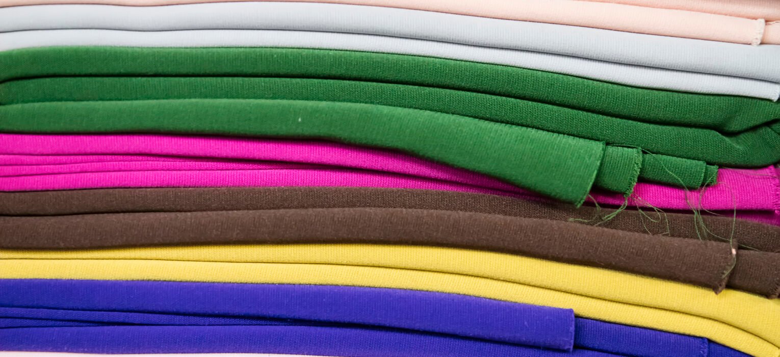 Bulk vs Small Orders in Apparel Printing: Merch Partners Focused