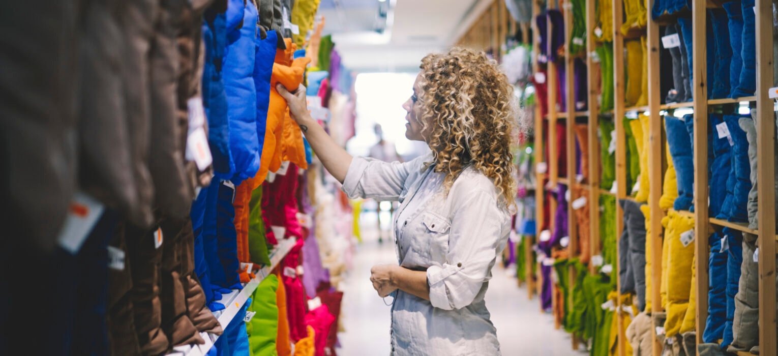 What a Contract Decorator Does for a Promotional Product Distributor