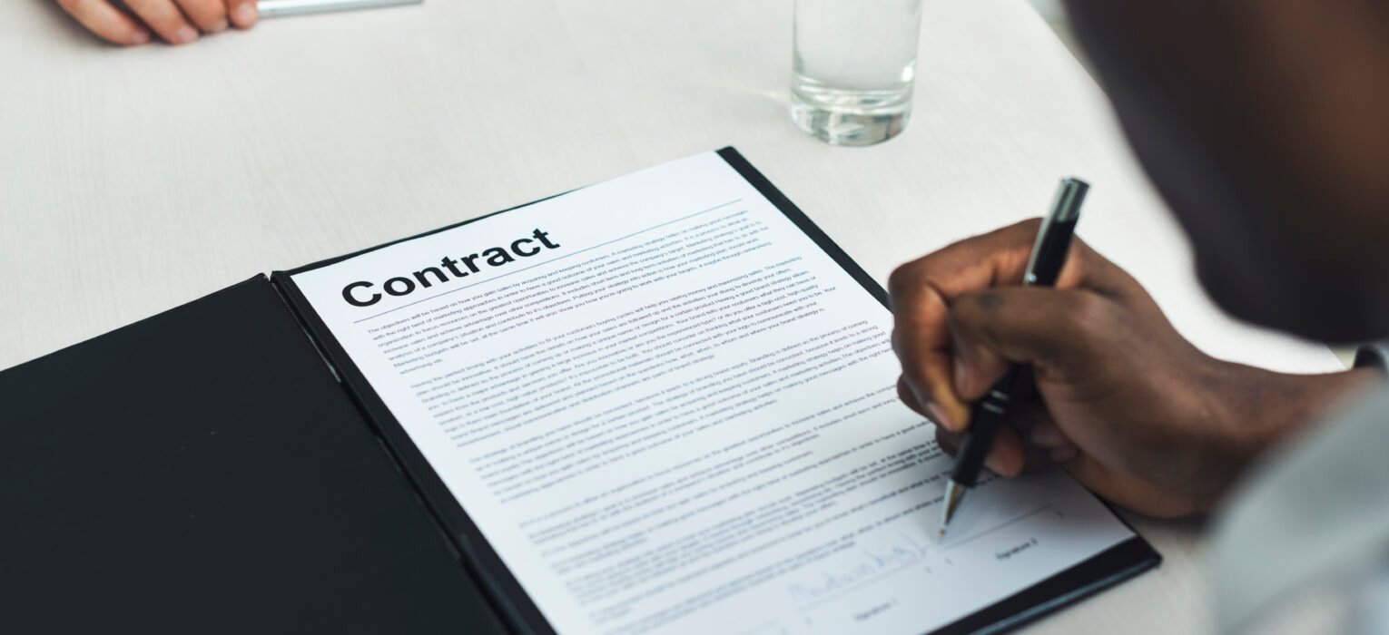 Questions to Ask Before Signing With a Contract Decorator