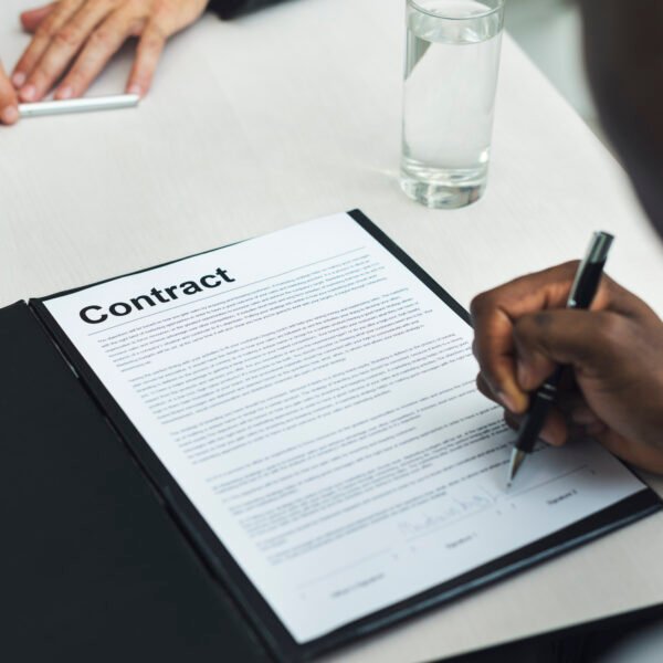 Questions to Ask Before Signing With a Contract Decorator