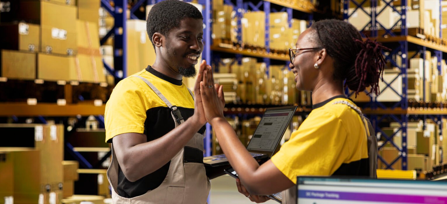 How Contract Decorators Handle Merch Orders From Start to Finish